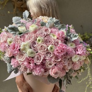 Blush pink roses with hydrangea and beautiful ranunculus 05/25